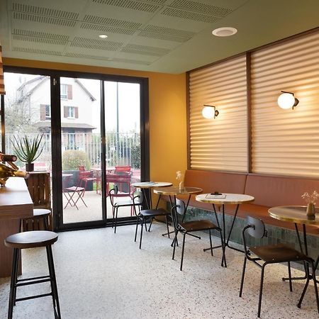 凯里亚德酒店-圣西尔埃科勒-凡尔赛 Saint-Cyr-lʼÉcole 外观 照片